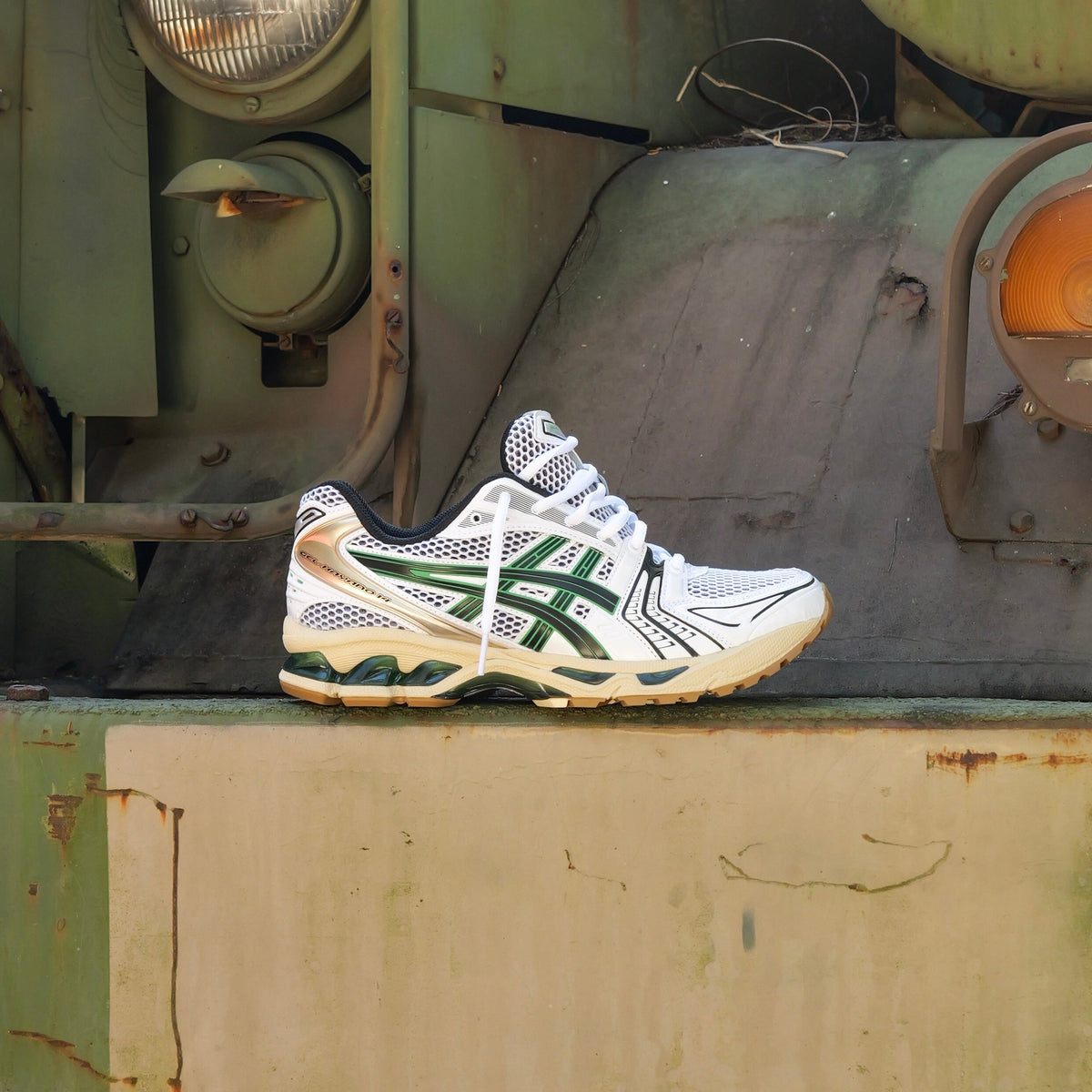 Mens Asics Gel-Kayano 14 (White/Hinoki Beige)
