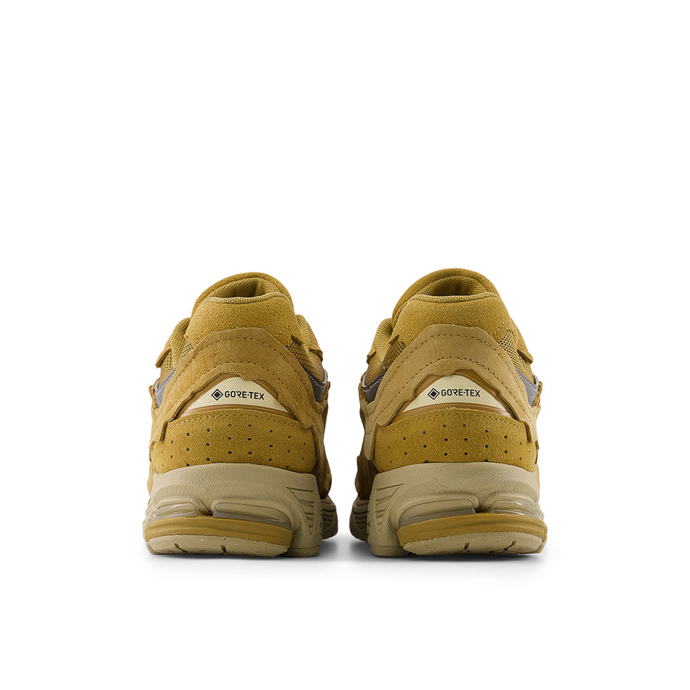 New Balance  2002 GOR-TEX Protection Pack 2.0 - Stucco