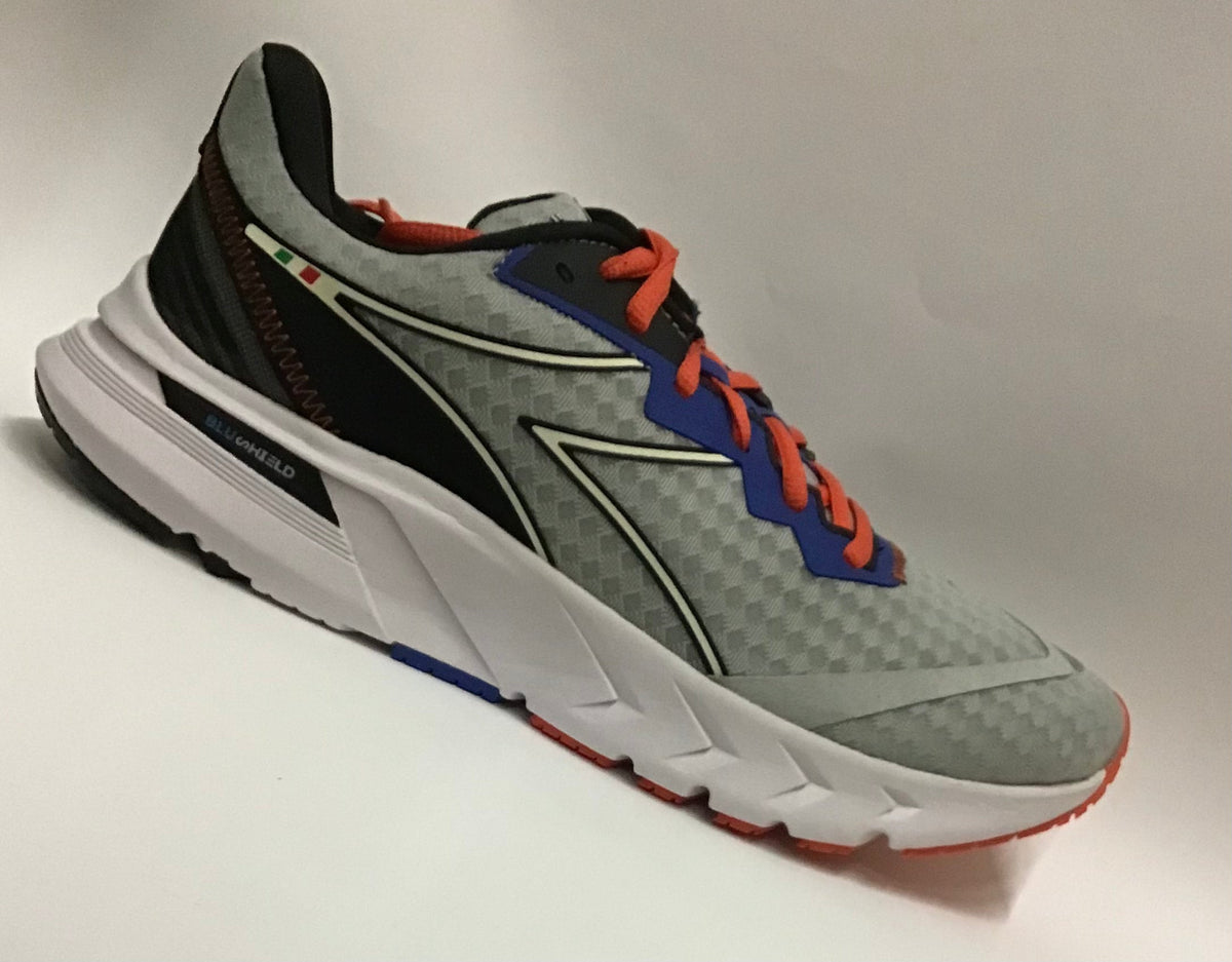 Diadora Mythos Blushield Volo 2 (Men)